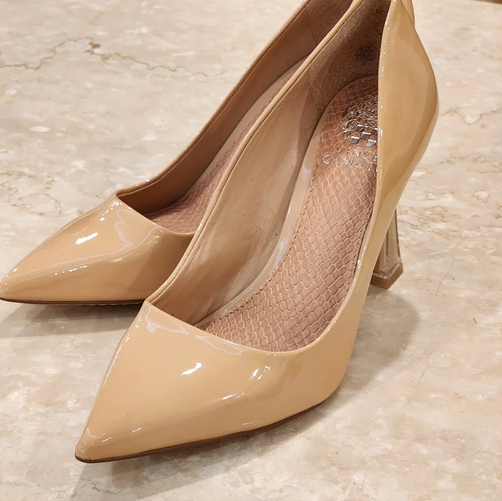 Vince Camuto Saventia Beige Patent Leather Flare-Heel Pumps Women's Size 9.5 - Picture 3 of 8